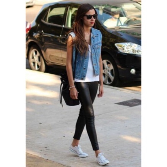 🚨SALE!🚨 Faux Black Leather Leggings - Picture 6 of 6